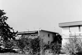 1977: links das Nachbarhaus Fr. Dr. Barth, rechts das Nachbarhaus Simmler, Zum Schlattberg 10
