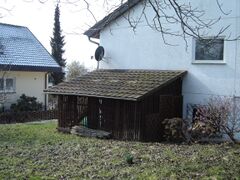 2010: Holzschopf an der Ostwand